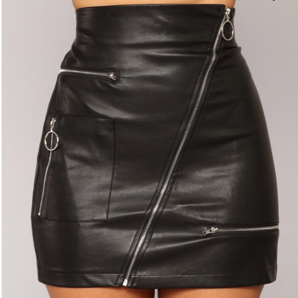 Black skirt Size M